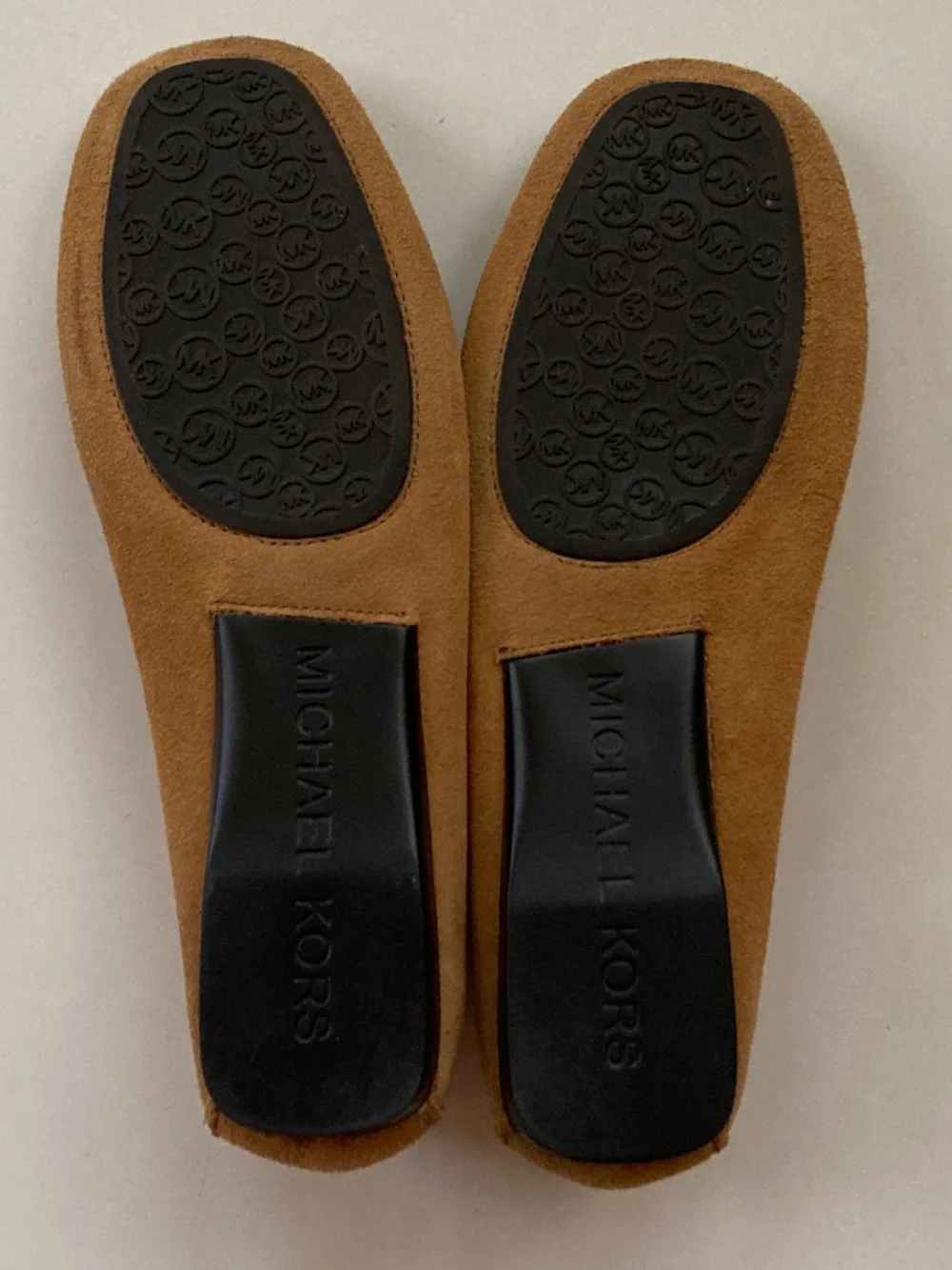 Michael Kors Camel Suede Loafer/Bow Detail/AD12B/Size 8M/EUC/WORN ONCE!
